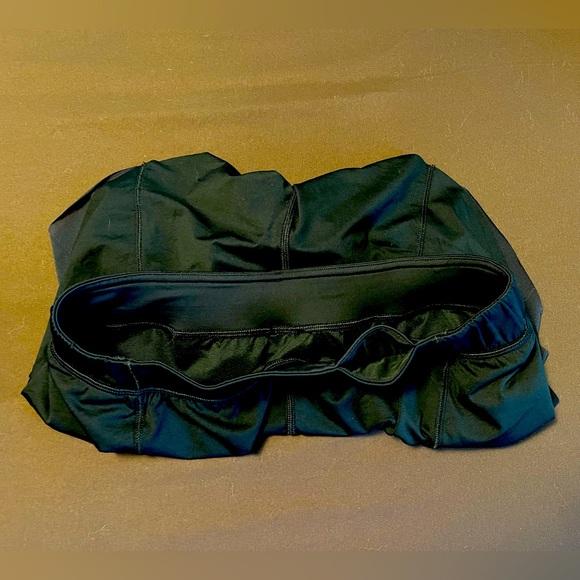 Lululemon size 4 shorts - Picture 4 of 4